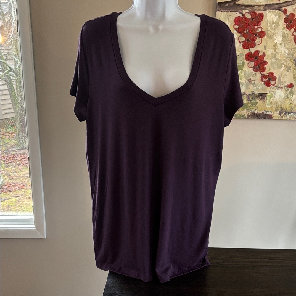 Express one eleven v neck skimming tee